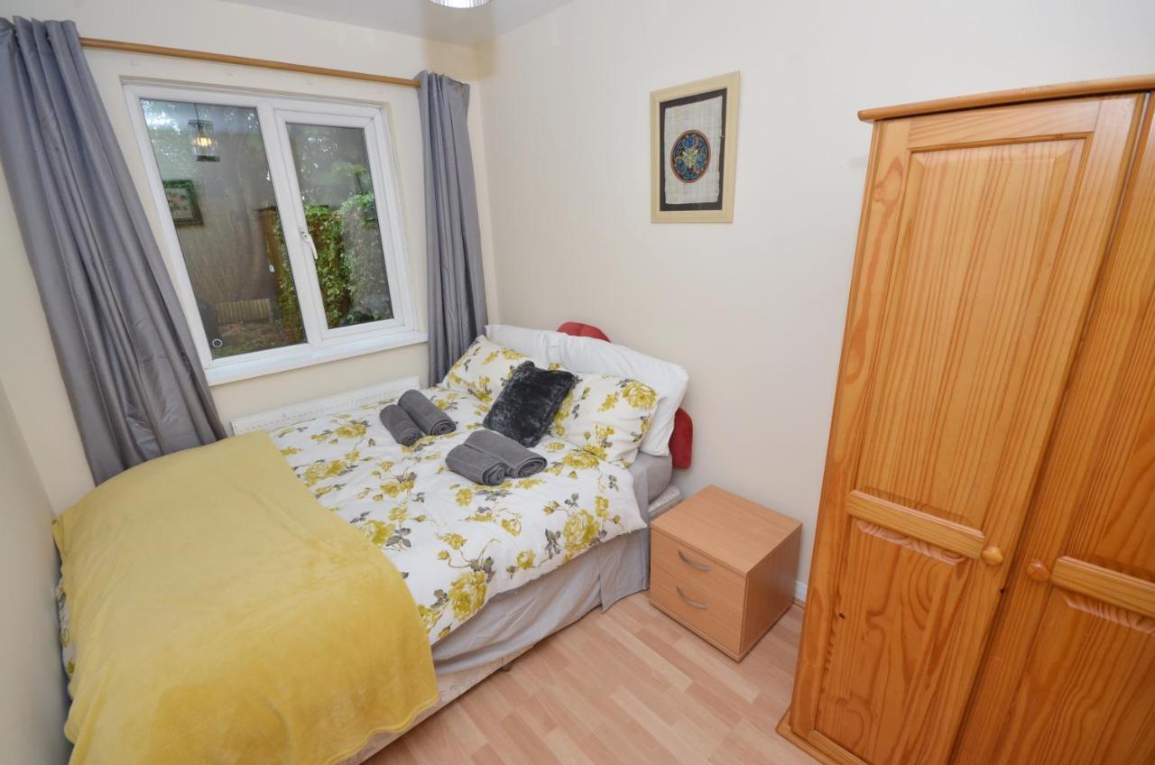 Bright Stylish 2 Bedroom Garden Apartment South Belfast Close To Everything Exterior photo