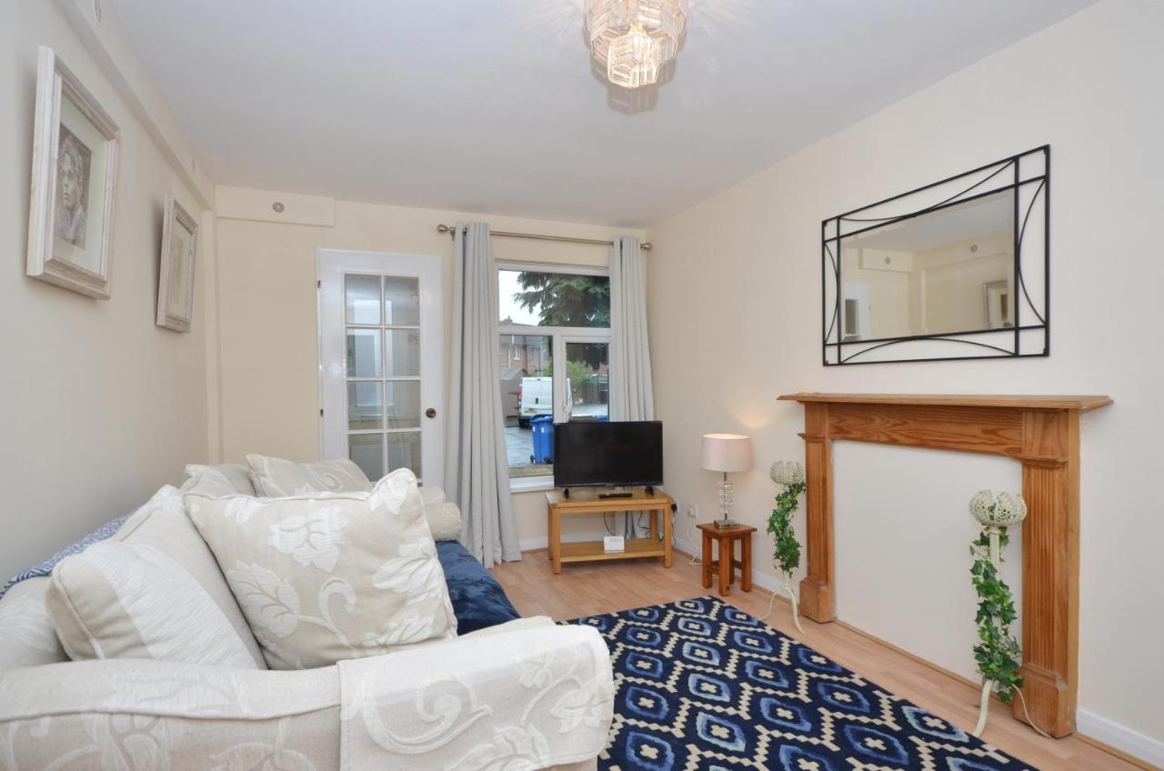 Bright Stylish 2 Bedroom Garden Apartment South Belfast Close To Everything Exterior photo